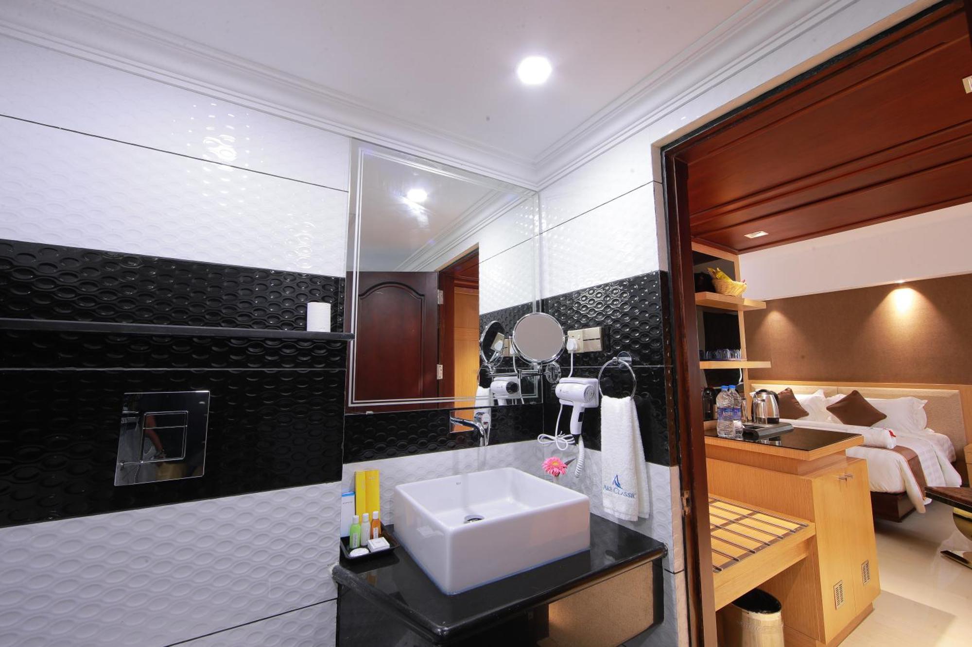 Akhil Classic Thiruvananthapuram Extérieur photo
